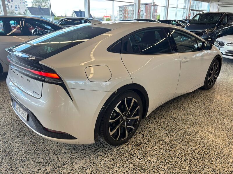 Toyota Prius Plug-in vaihtoauto