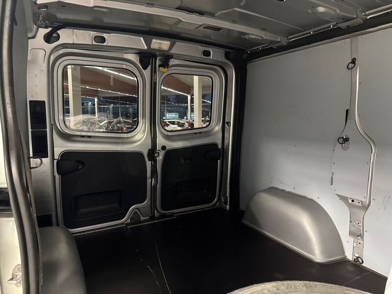 Opel Vivaro vaihtoauto