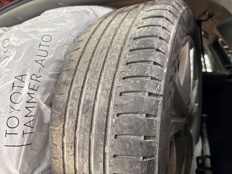 Toyota Avensis vaihtoauto