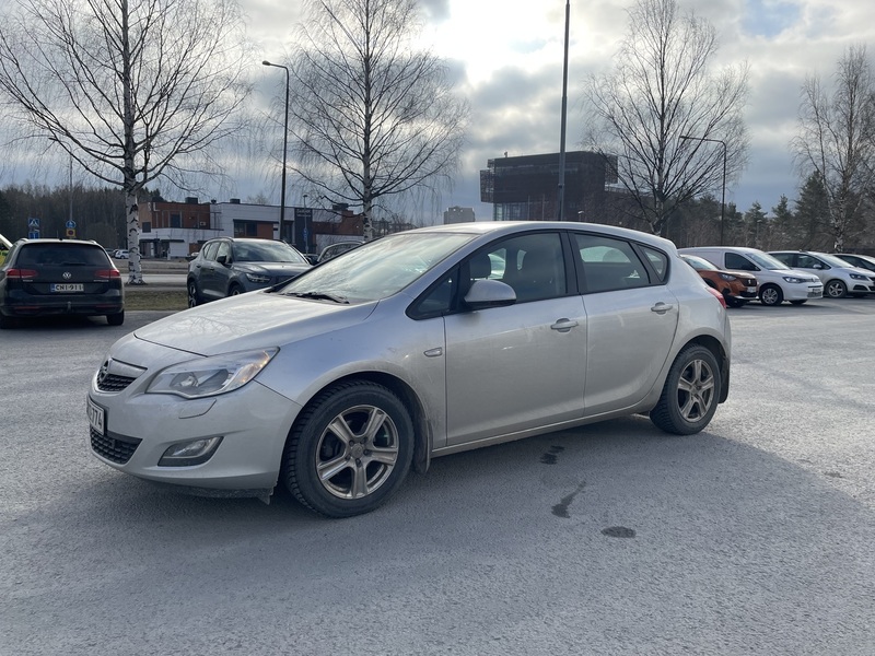 Opel Astra vaihtoauto