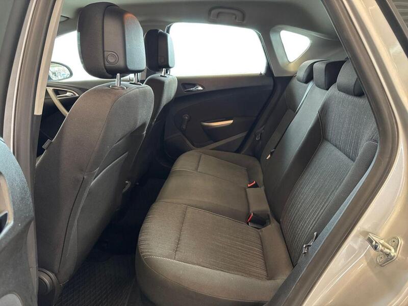 Opel Astra vaihtoauto