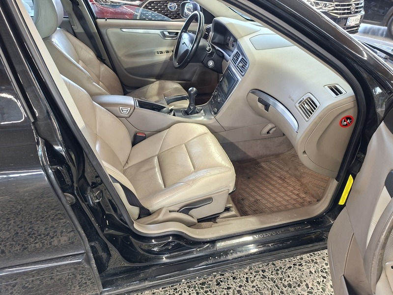 Volvo V70 vaihtoauto