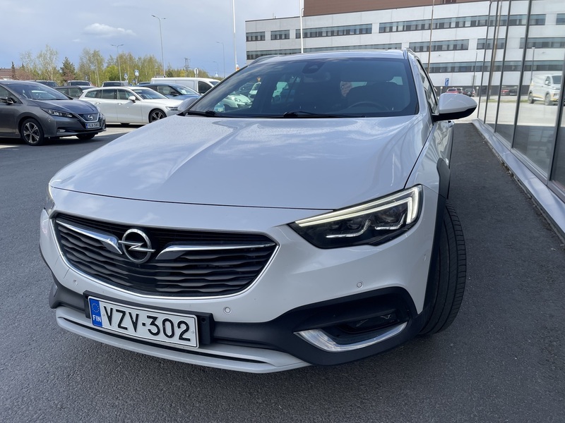 Opel Insignia vaihtoauto