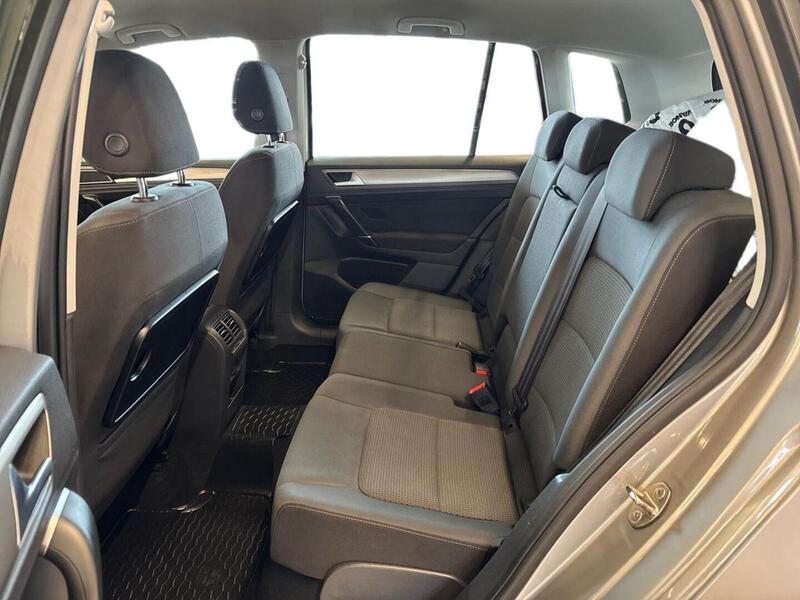 Volkswagen Golf Sportsvan vaihtoauto