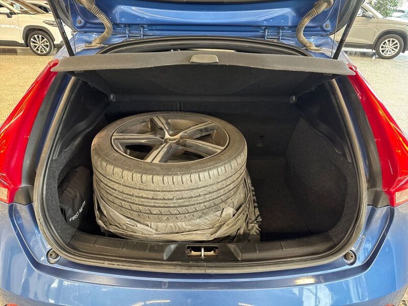 Volvo V40 vaihtoauto