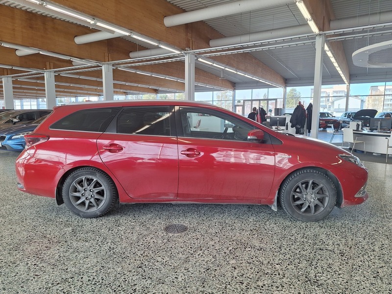 Toyota Auris vaihtoauto