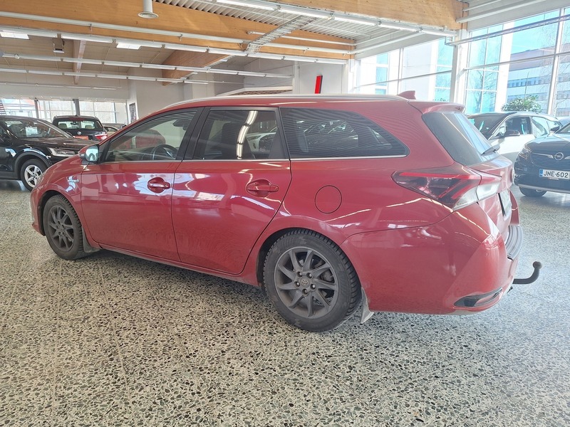 Toyota Auris vaihtoauto