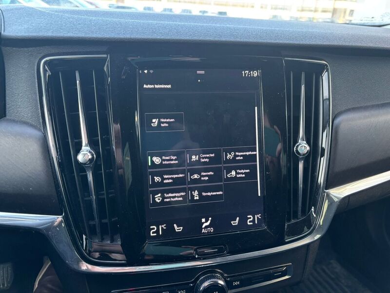 Volvo V90 Cross Country vaihtoauto