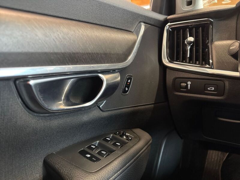 Volvo V90 Cross Country vaihtoauto