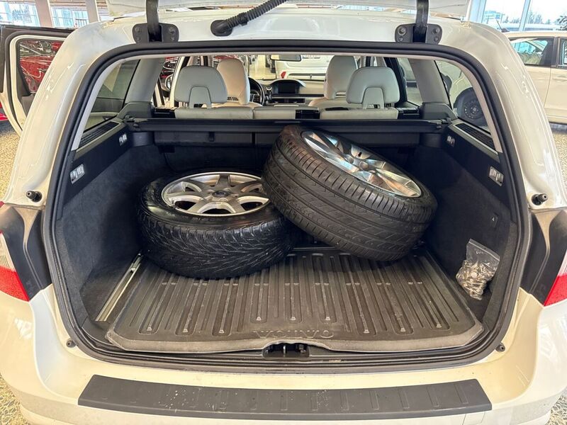 Volvo V70 vaihtoauto