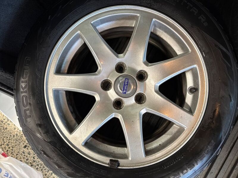 Volvo V70 vaihtoauto