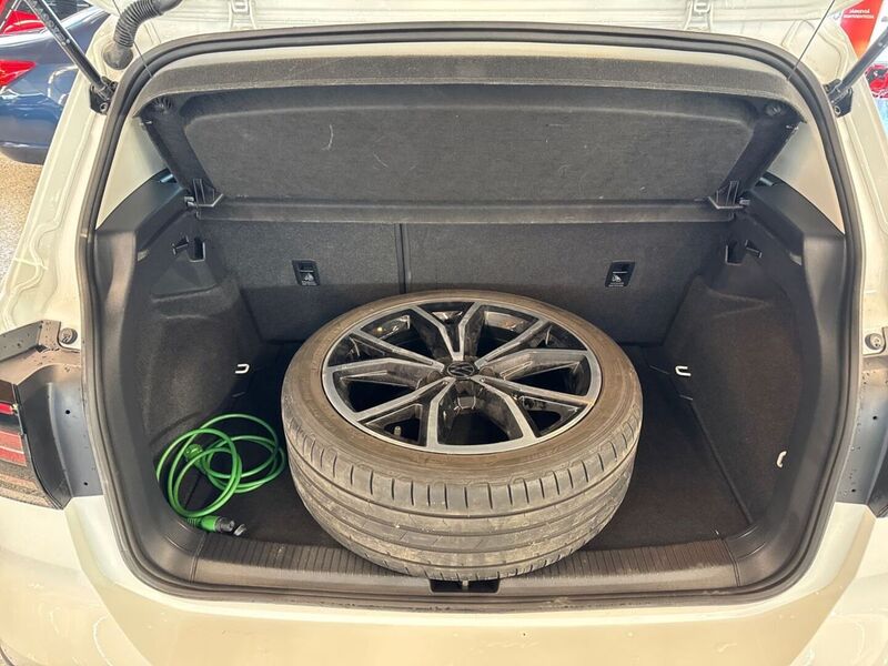 Volkswagen T-Cross vaihtoauto