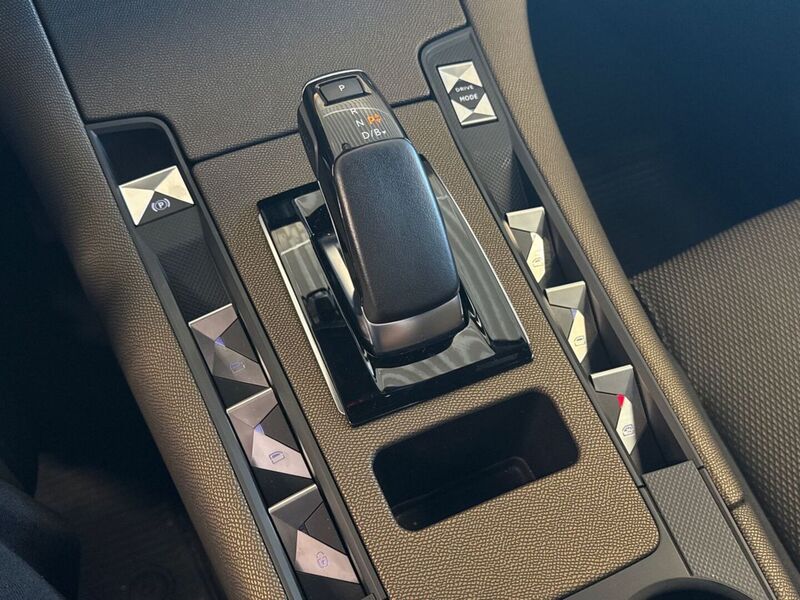 DS 7 Crossback vaihtoauto