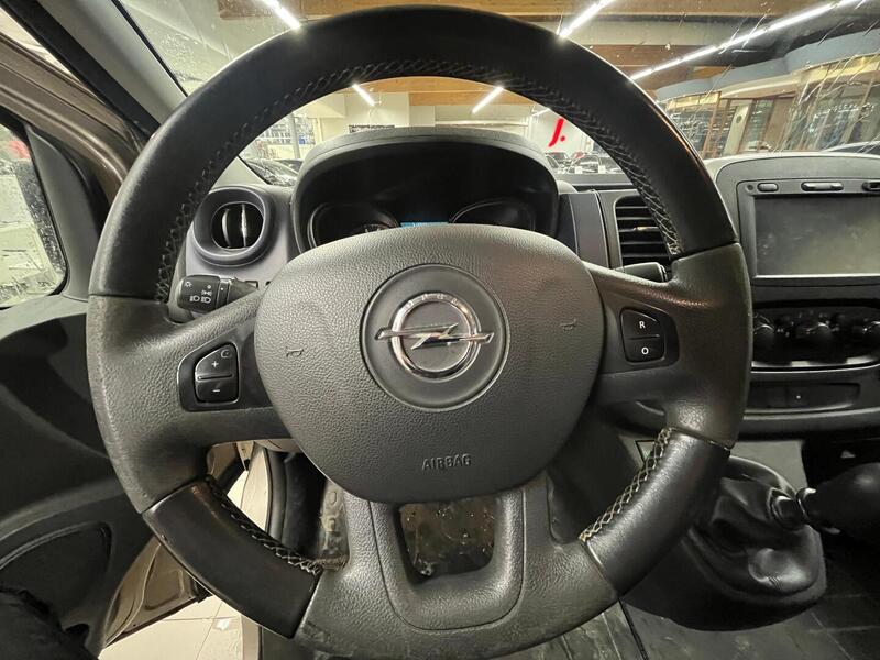 Opel Vivaro vaihtoauto