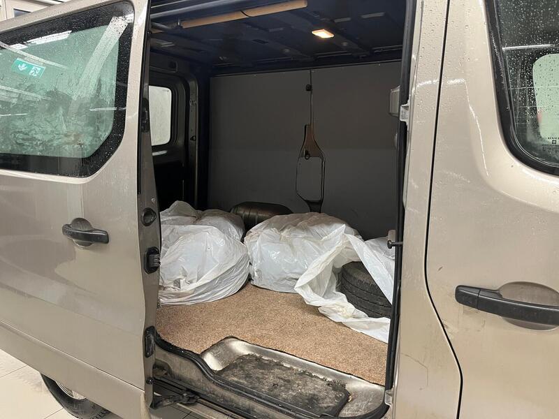 Opel Vivaro vaihtoauto