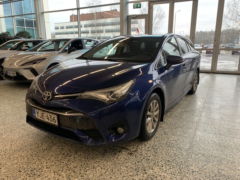 Toyota Avensis vaihtoauto
