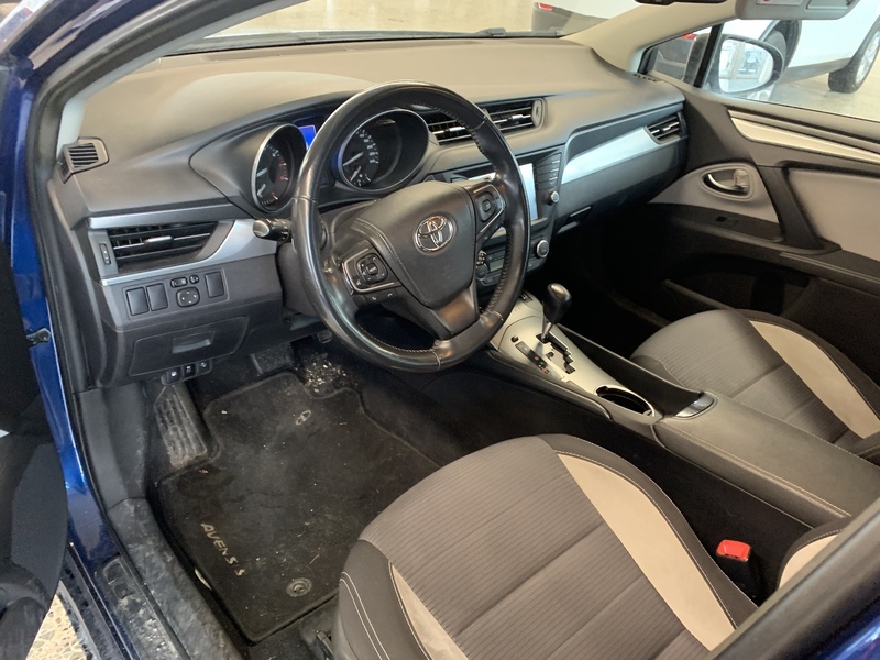 Toyota Avensis vaihtoauto