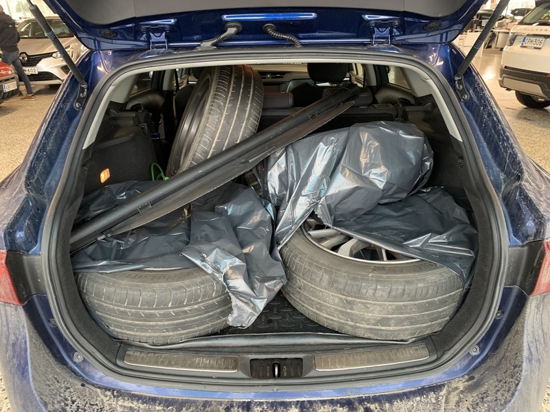 Toyota Avensis vaihtoauto