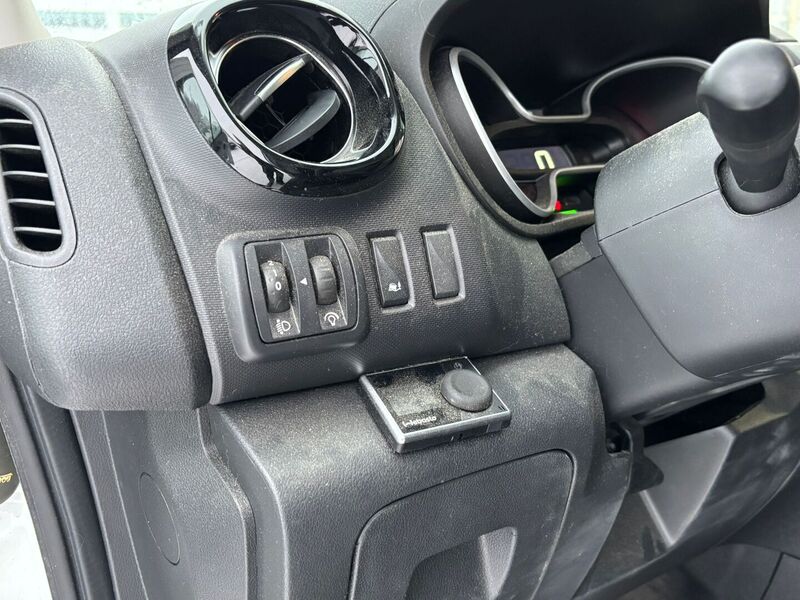 Nissan NV300 vaihtoauto