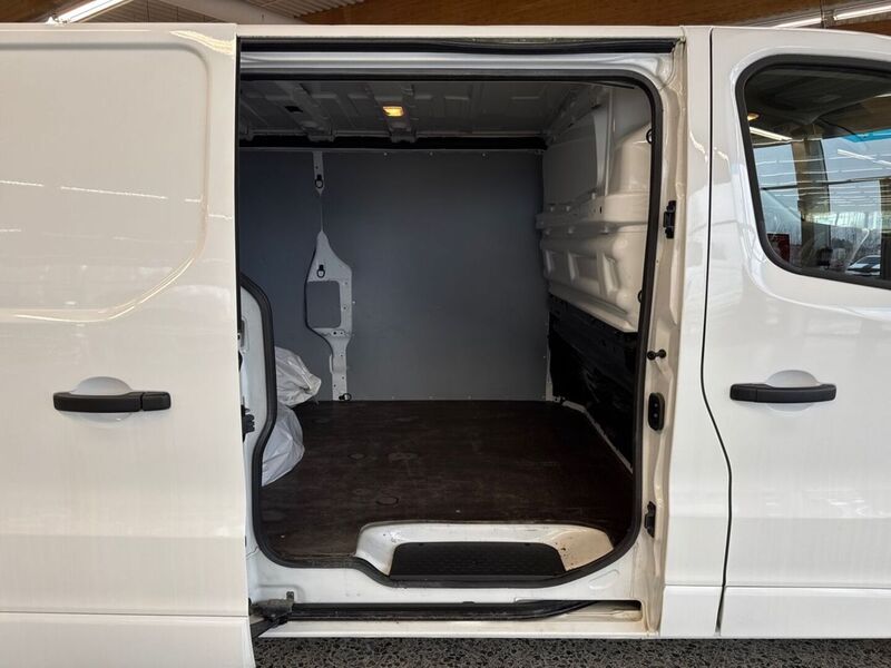 Nissan NV300 vaihtoauto