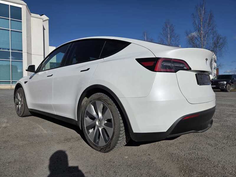 Tesla Model Y vaihtoauto