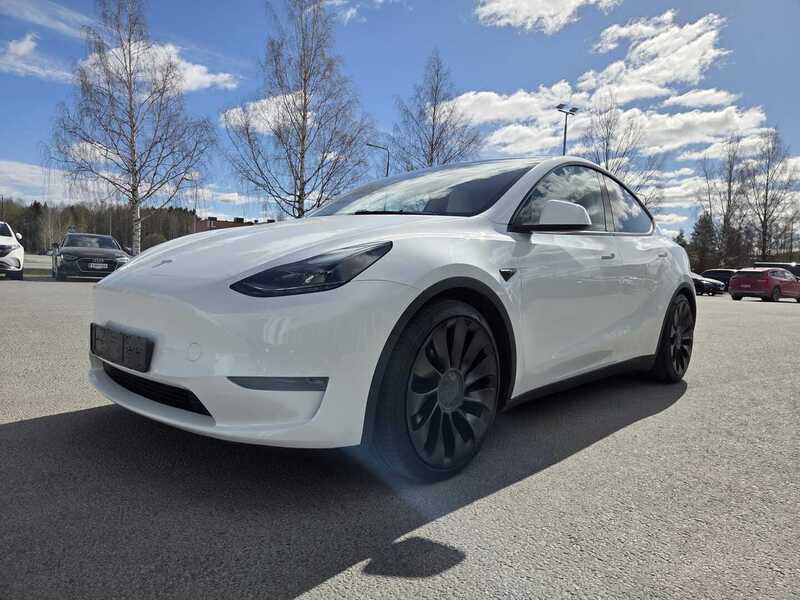Tesla Model Y vaihtoauto