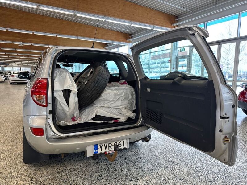 Toyota RAV4 vaihtoauto