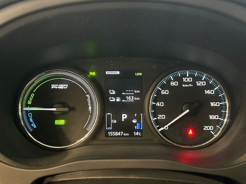 Mitsubishi Outlander PHEV vaihtoauto