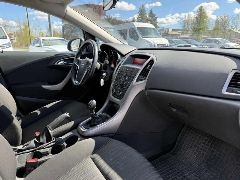 Opel Astra vaihtoauto