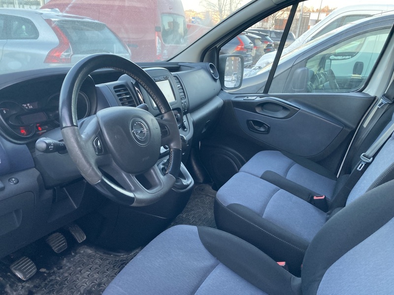 Opel Vivaro vaihtoauto