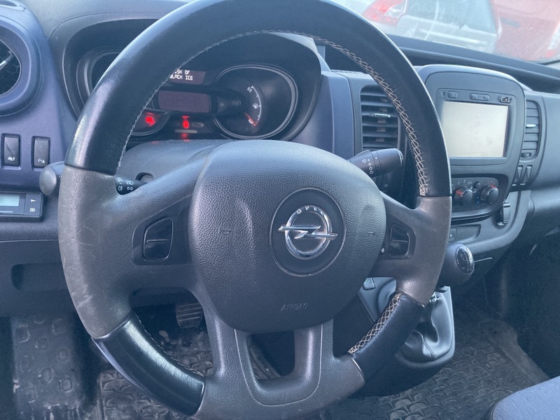 Opel Vivaro vaihtoauto