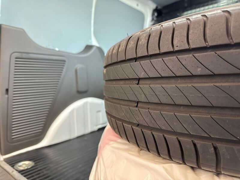 Ford Transit Connect vaihtoauto