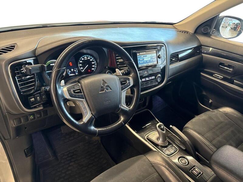 Mitsubishi Outlander PHEV vaihtoauto