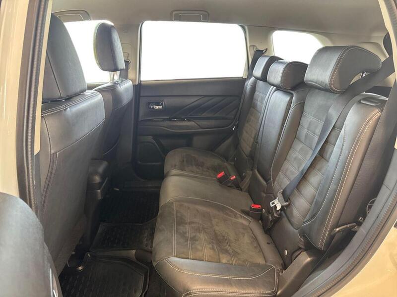 Mitsubishi Outlander PHEV vaihtoauto