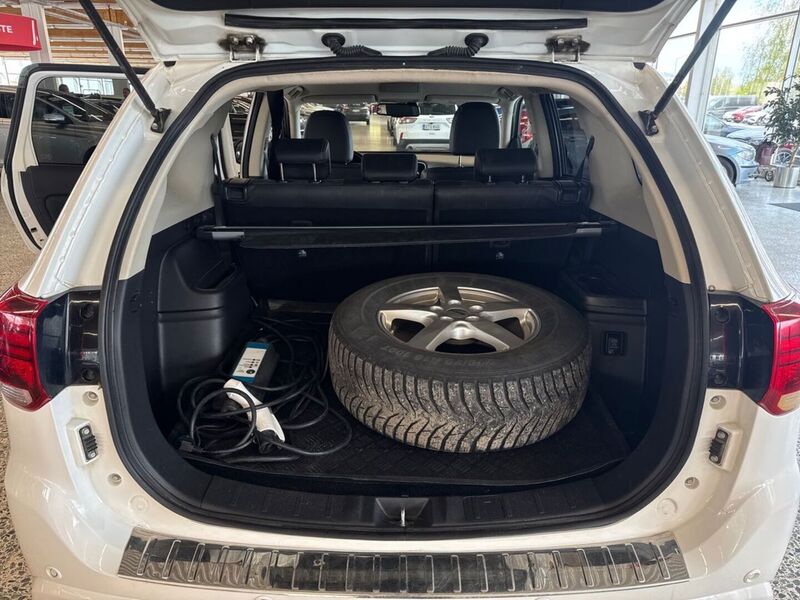 Mitsubishi Outlander PHEV vaihtoauto