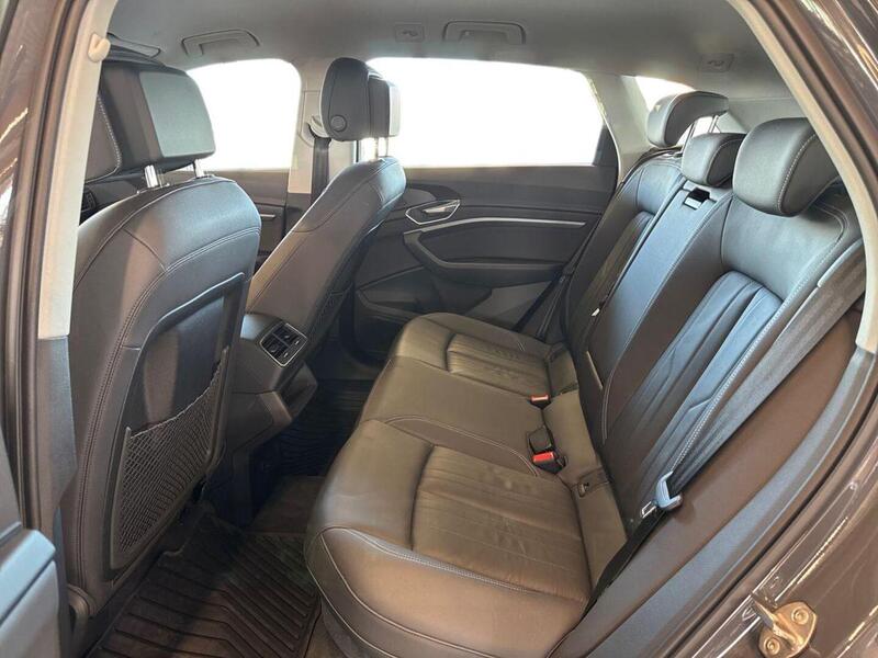 Audi Q8 e-tron vaihtoauto