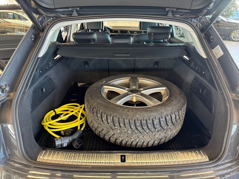 Audi Q8 e-tron vaihtoauto