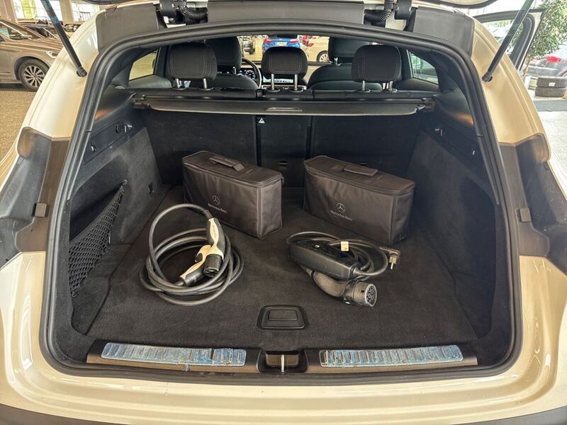 Mercedes-Benz EQC vaihtoauto