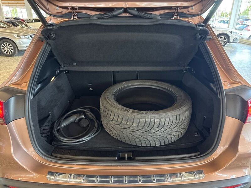 Mercedes-Benz EQA vaihtoauto