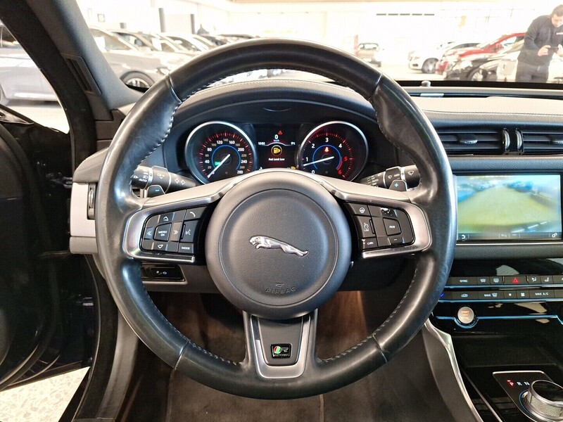 Jaguar XF vaihtoauto