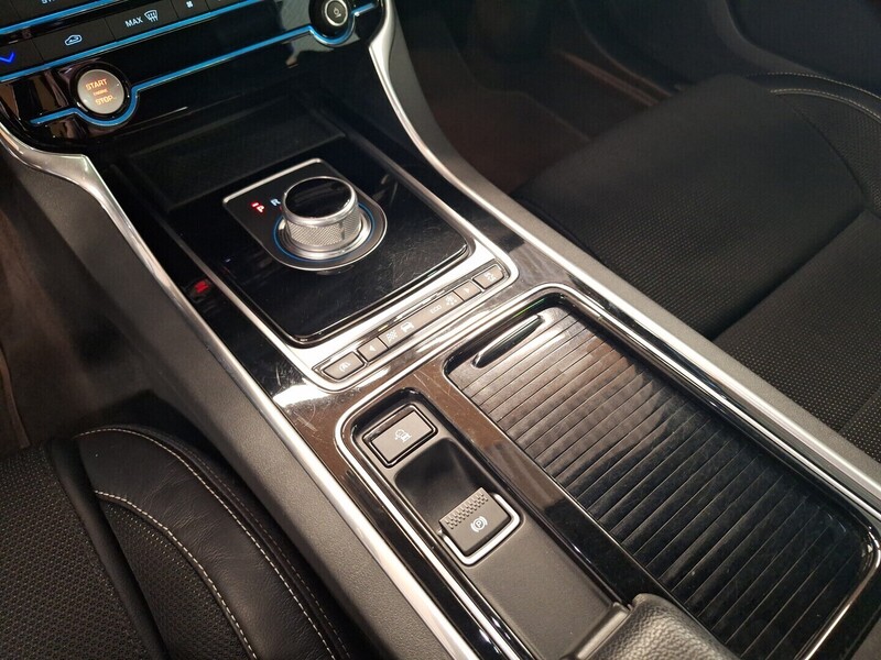 Jaguar XF vaihtoauto