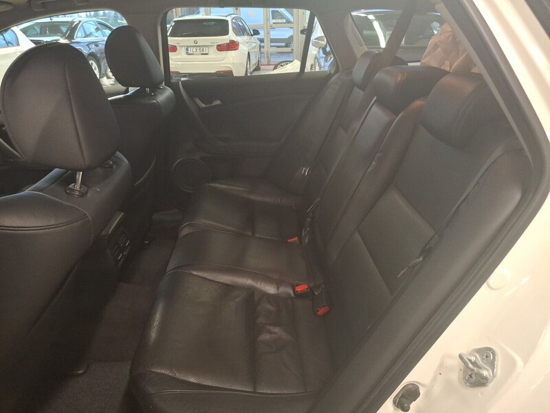 Honda Accord vaihtoauto