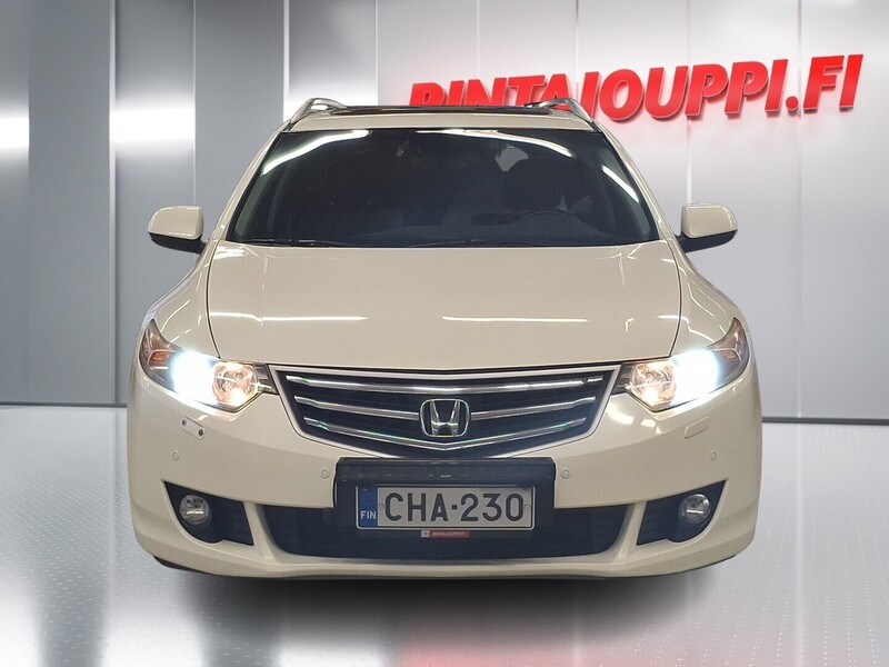 Honda Accord vaihtoauto