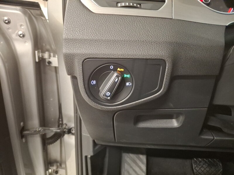 Volkswagen Golf Sportsvan vaihtoauto