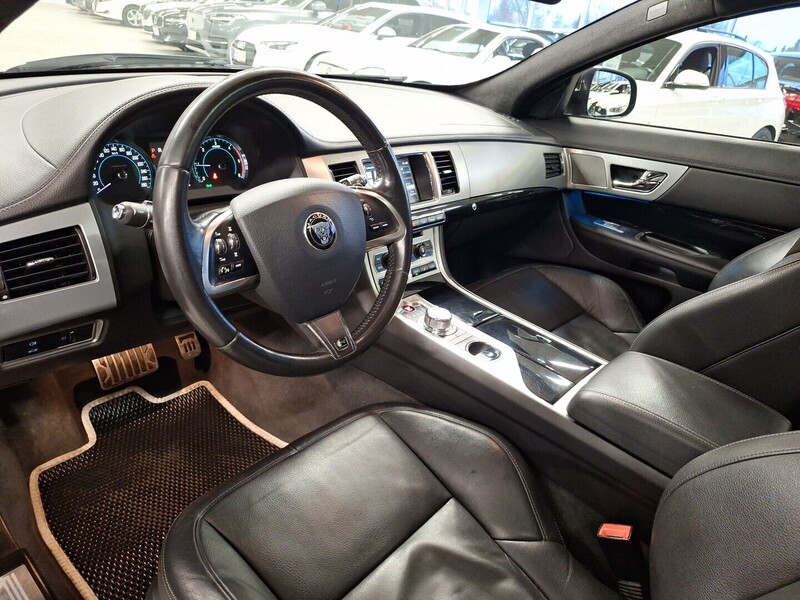 Jaguar XF vaihtoauto