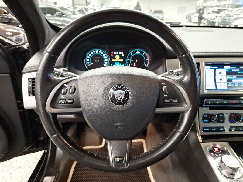 Jaguar XF vaihtoauto