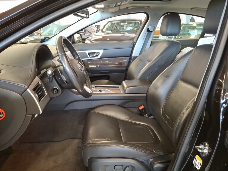 Jaguar XF vaihtoauto