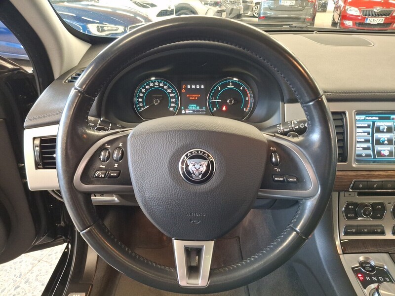 Jaguar XF vaihtoauto