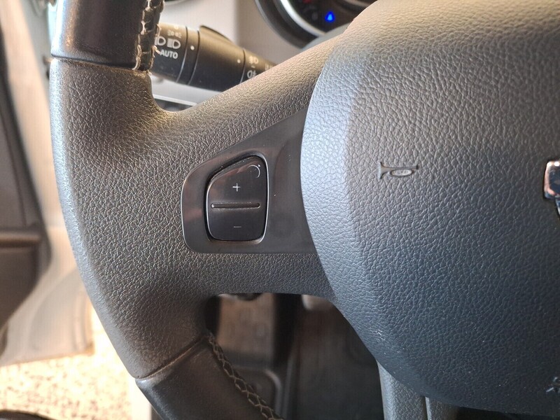 Nissan NV300 vaihtoauto