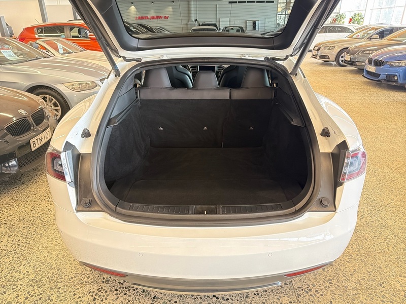 Tesla Model S vaihtoauto